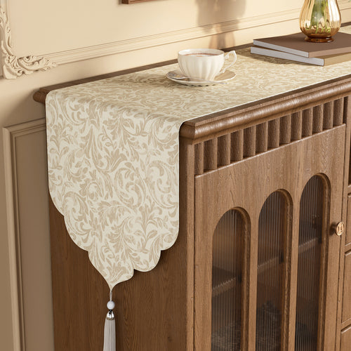 Decorative Plant-friendly Table Runner for Garden