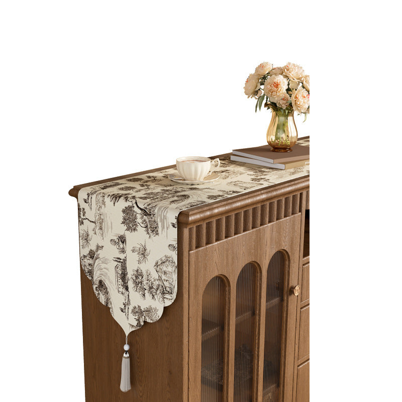 Decorative Plant-friendly Table Runner for Garden
